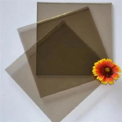 Kako se lakirano staklo može porediti sa laminiranim staklom?